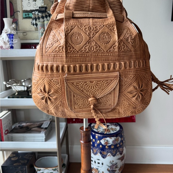 Handmade Moroccan leather bucket Shoulder Bag - Picture 2 of 3